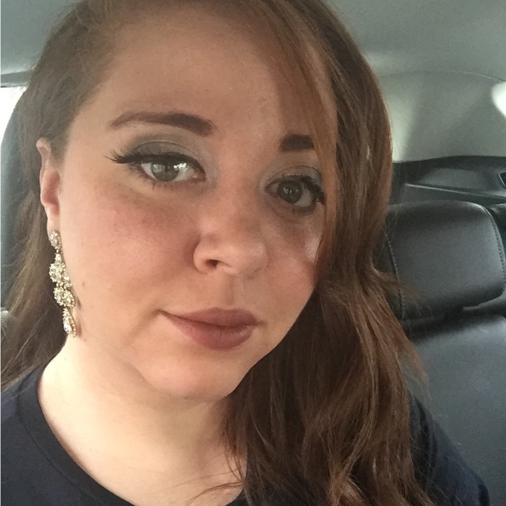 Meet your Posher, Lauren